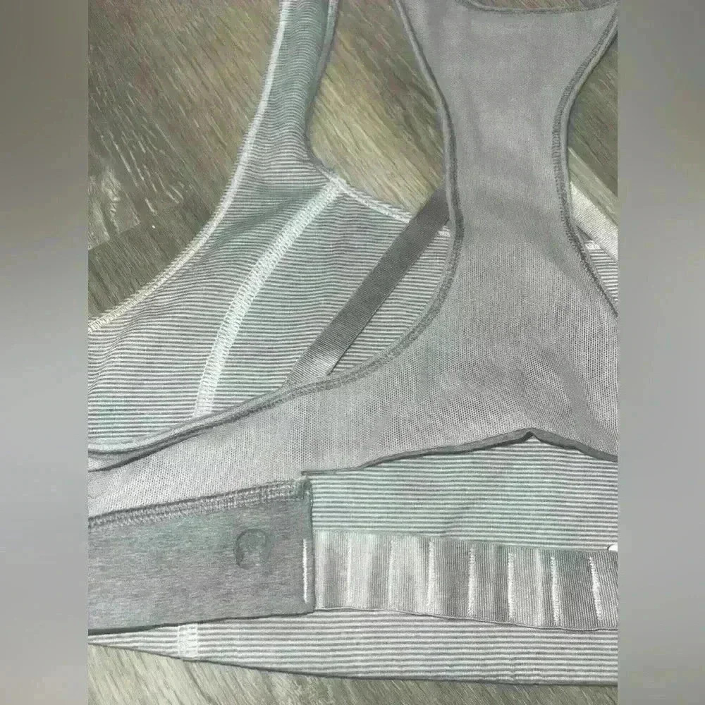 Lululemon Take 2 Bra
Wee Stripe Heathered Slate gray / Heathered Slate size 10 - Picture 13 of 14